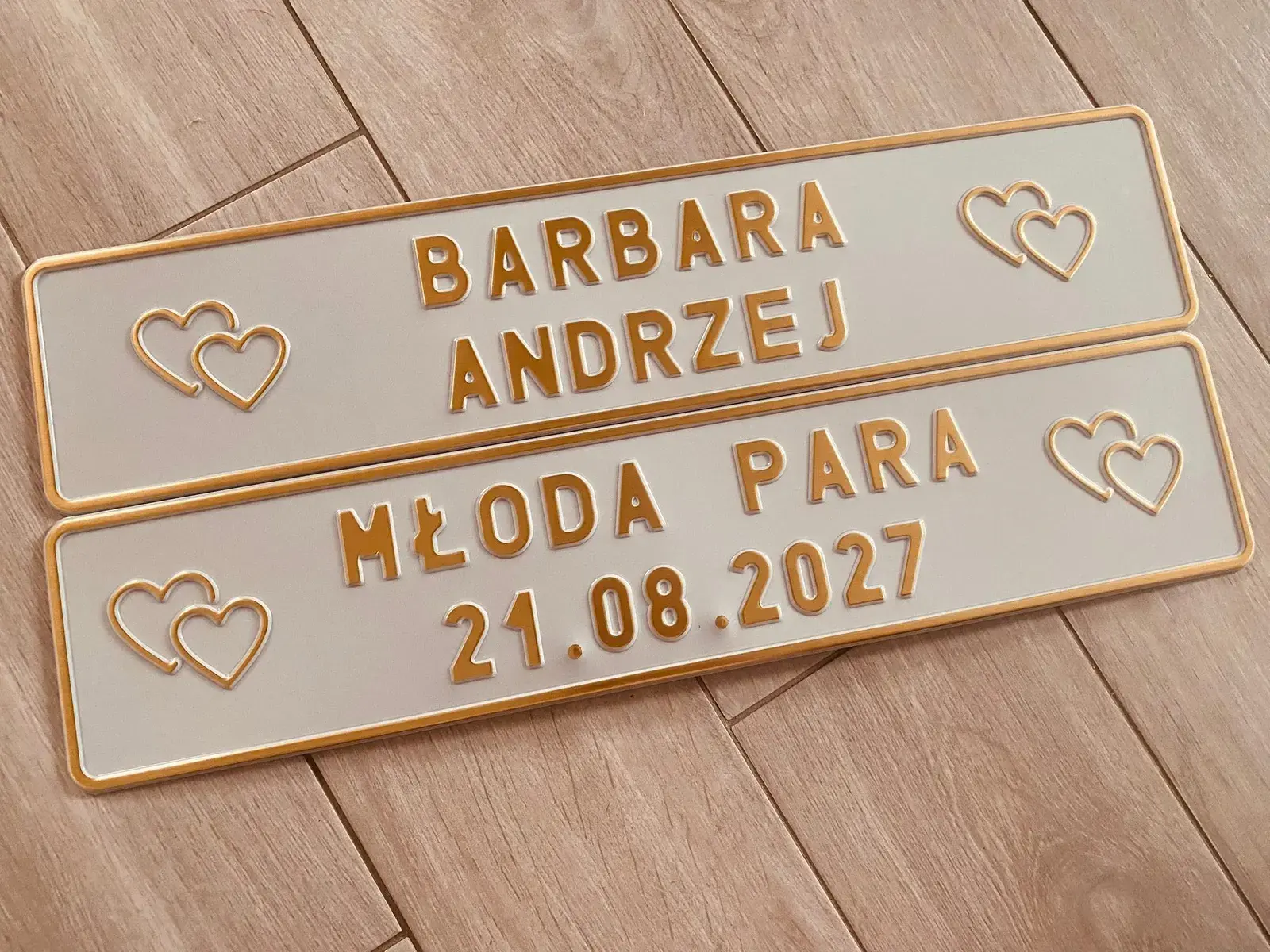 Dwurzędowe biało-złote tablice Barbara i Andrzej